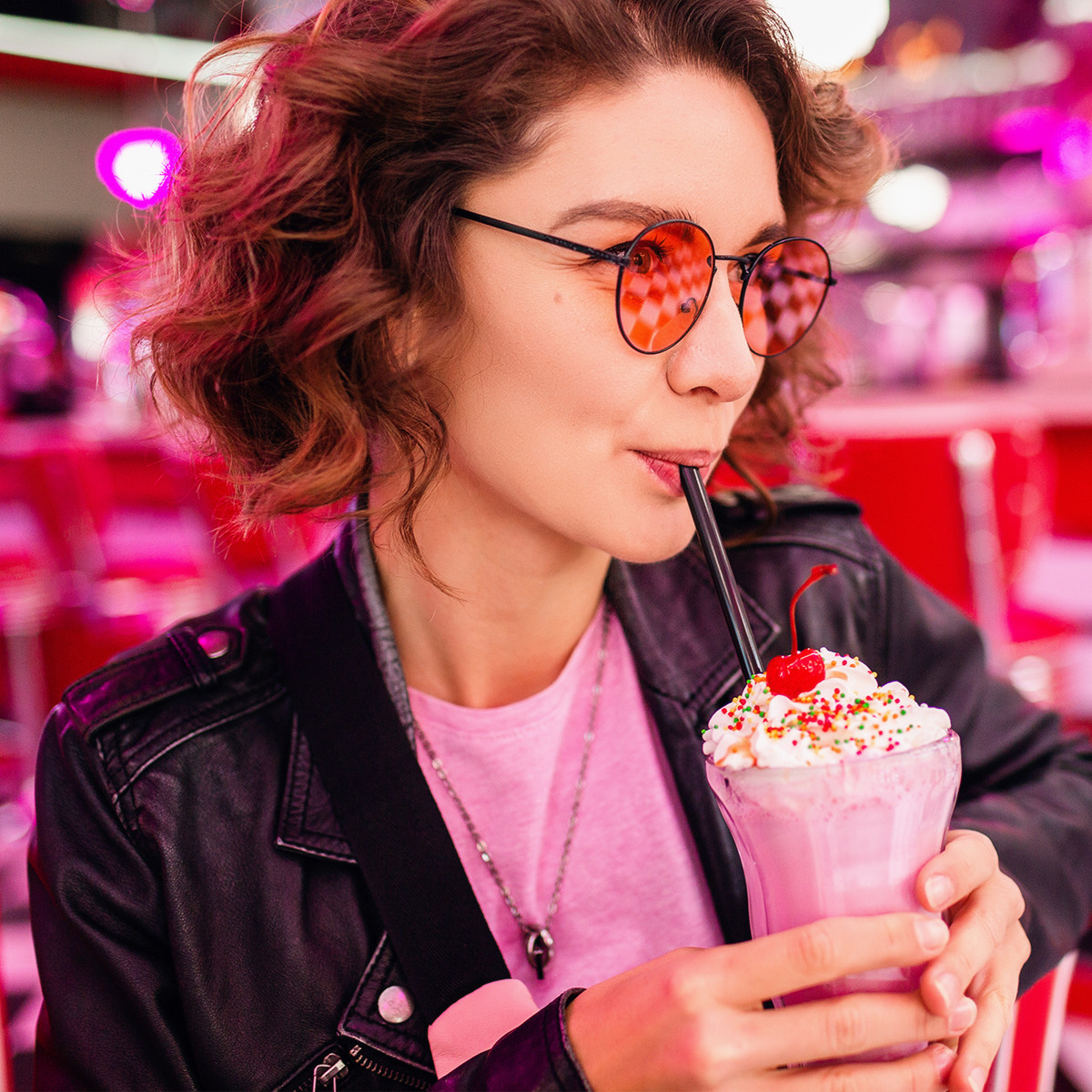 Cool Shake Mokate Cold Strawberry Milkshake