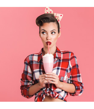 Cool Shake Mokate Cold Strawberry Milkshake