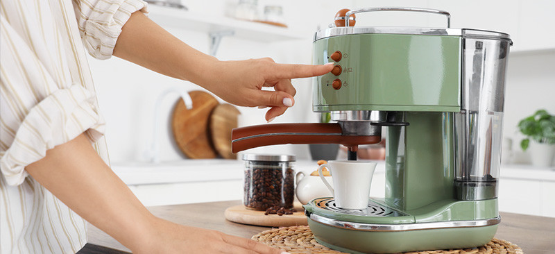 Jak parzyć idealną kawę w domu? Przewodnik po metodach parzenia